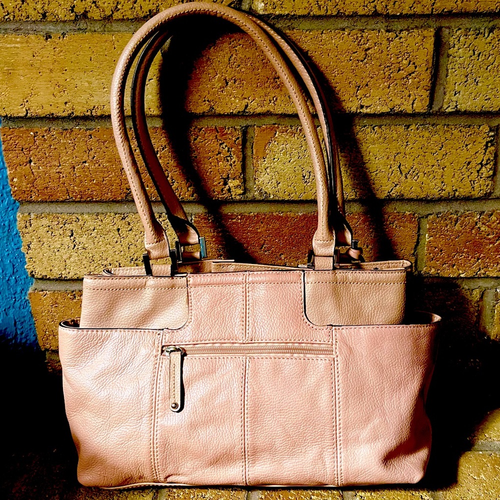 Chic Blush Leather Shoulder Bag - Picture 2 of 8